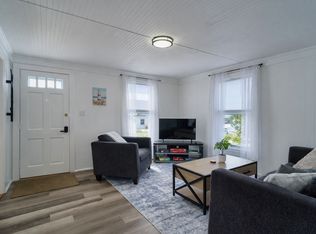 (Undisclosed Address), Warwick, RI 02889