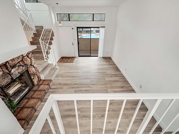 5th image of 13901 Sayre St #77