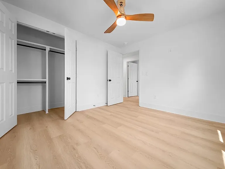 2115 Carter St — Photo 13