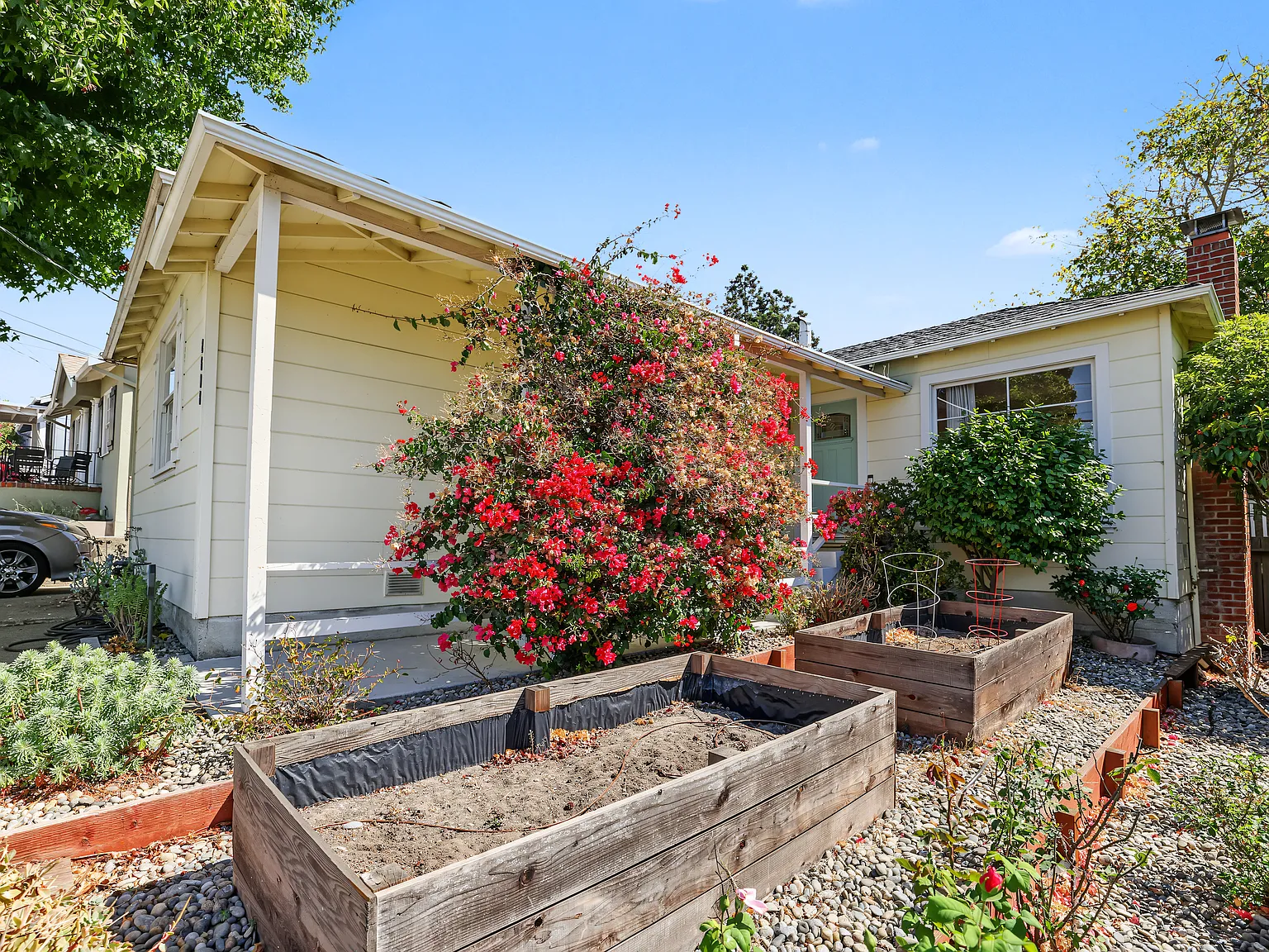 2 bed, 1.0 bath, 1116 sqft, $3,900 — Photo 2