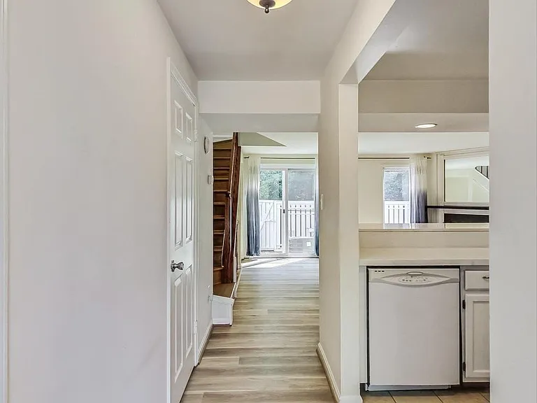 11924 Redtree Way — Photo 4