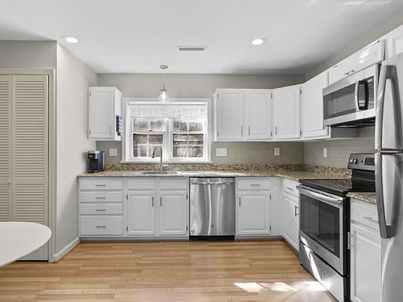 2nd image of 4843 Willett Pkwy