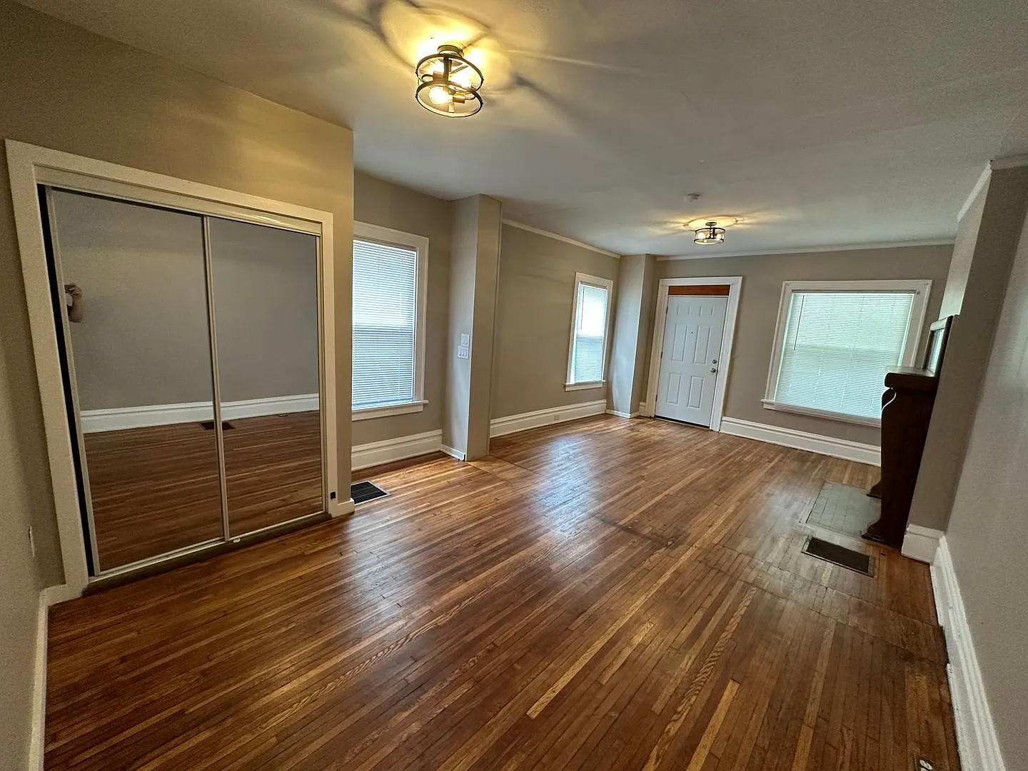 E 18th Ave 323-325 CR — Photo 2