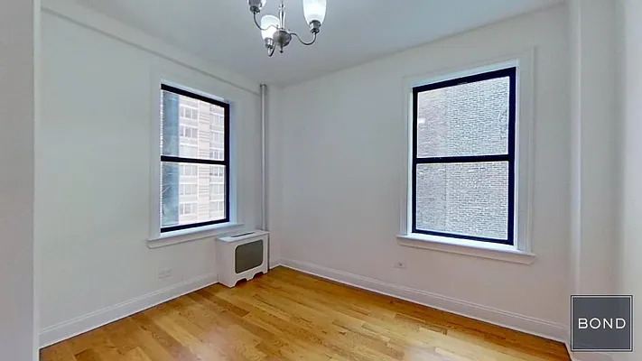 Rented by Bond New York | media 32