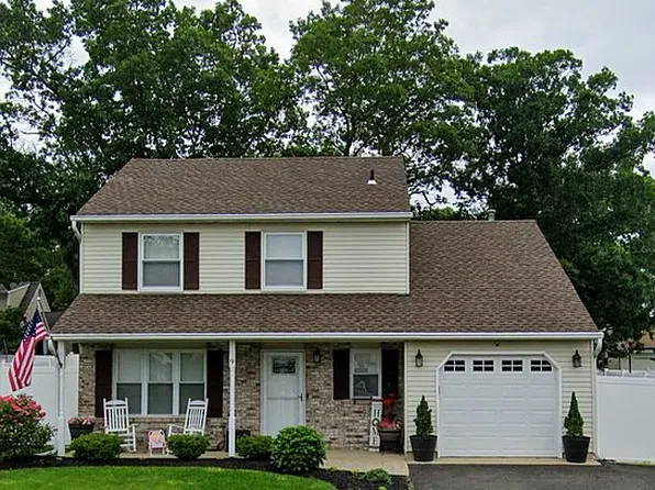 9 Pinyon St, Howell, NJ 07731