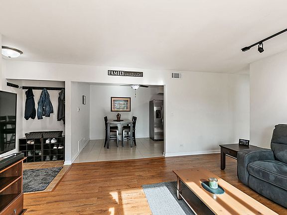 5th image of 712 Tipperary Ct APT 2B