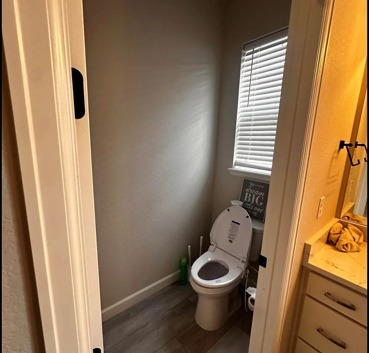 2 bed, 1.5 bath, 5063 sqft, $1,500 — Photo 4