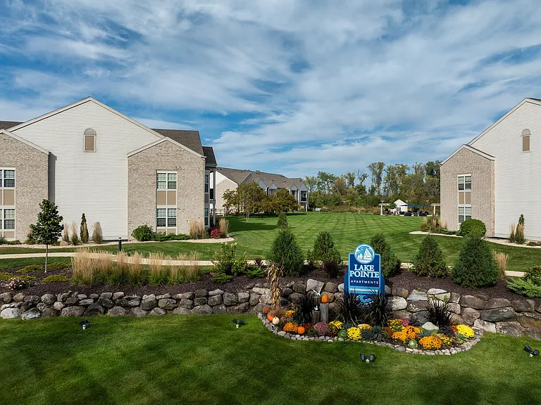 Lake Pointe — Photo 11