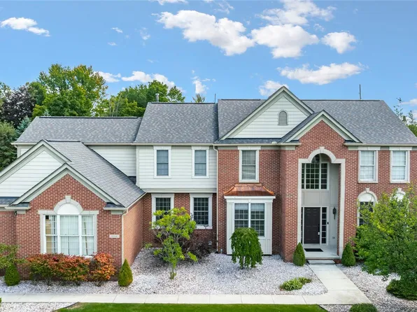 50045 E Fellows Creek Ct, Plymouth, MI 48170