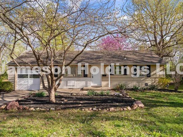 5400 W 76th Ter, Prairie Village, KS 66208