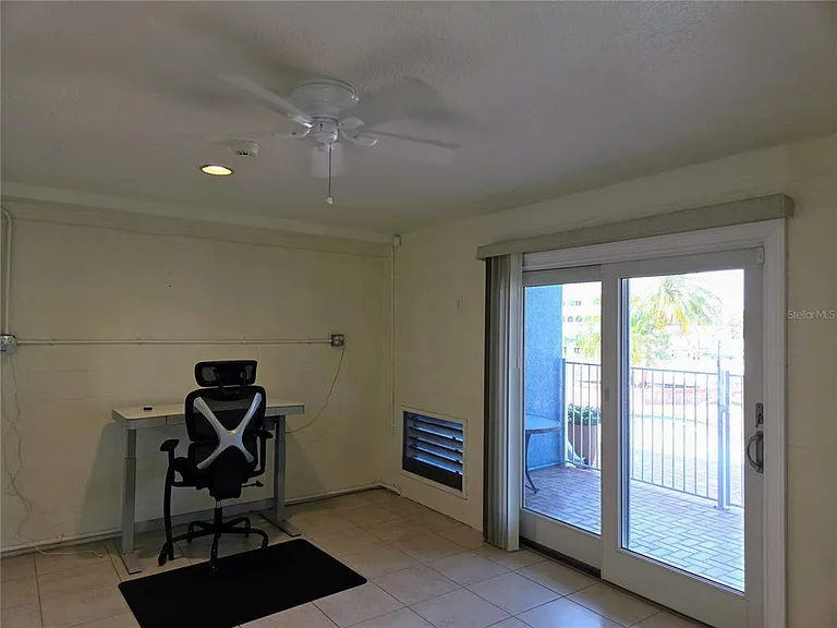 11820 Capri Cir S — Photo 44