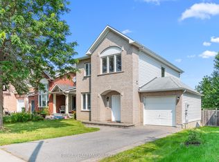 1146 Halton Ter, Ottawa, ON K2W1G9