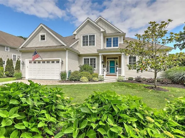 49 Walley St, Bristol, RI 02809