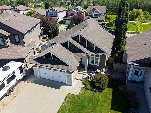 3rd image of 33 Ellington Cres