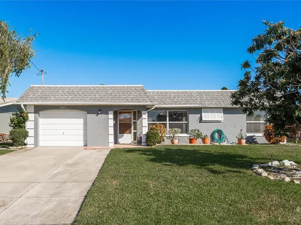 4211 Headsail Dr, New Port Richey, FL 34652