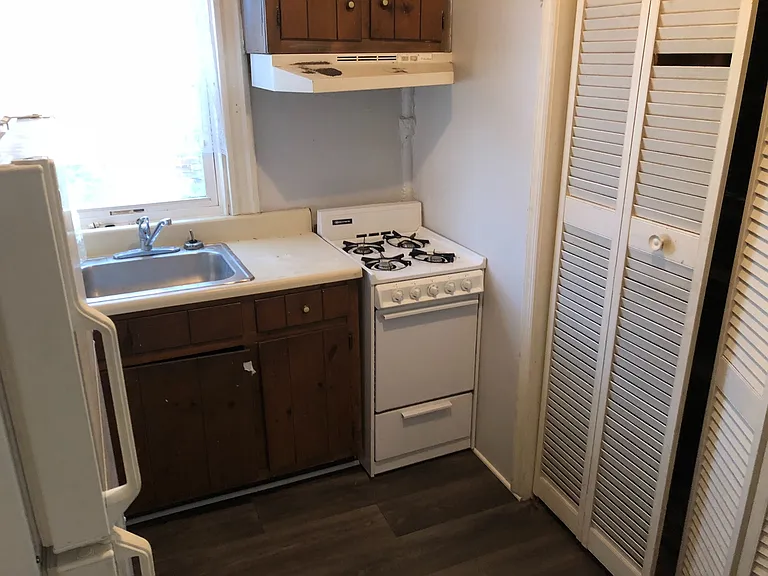 14 S Plum St — Photo 11