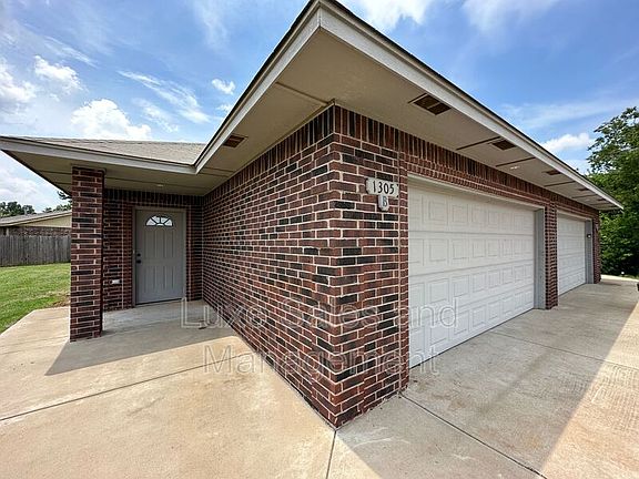 4th image of 1305 Garden Gate Dr Unit B