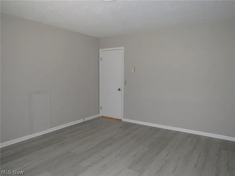 7155 Auburn Rd — Photo 18