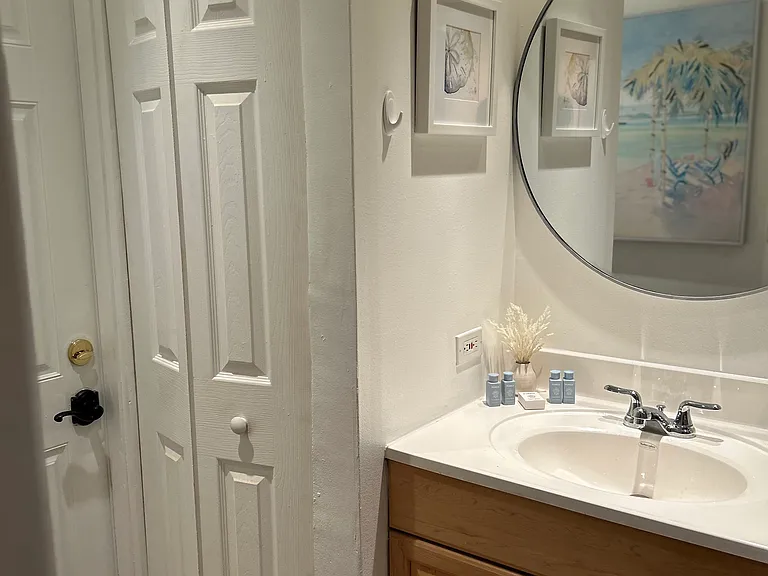 1007 Comanche St — Photo 14