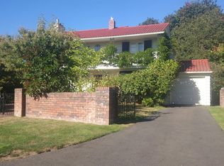 1824 NW Blue Ridge Dr, Seattle, WA 98177