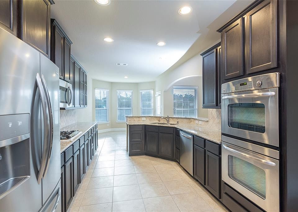1st image of 123 W Wading Pond Cir