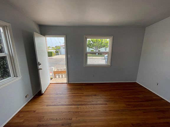 5th image of 4772 62nd St