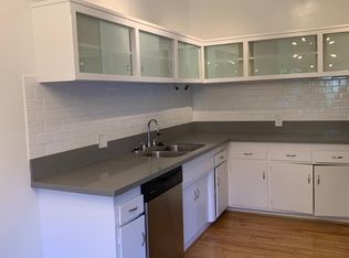 11825 Laurelwood Dr #22, Studio City, CA 91604