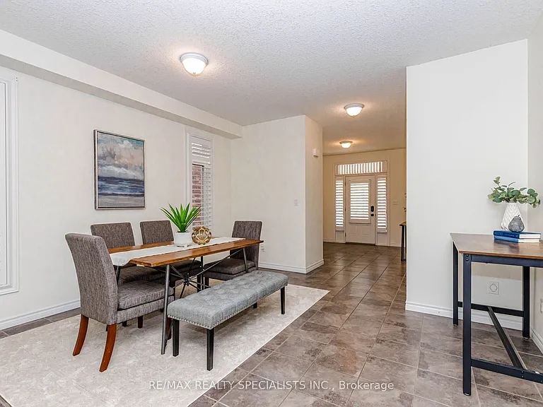117 Norma Cres #MAIN UPPER — Photo 5