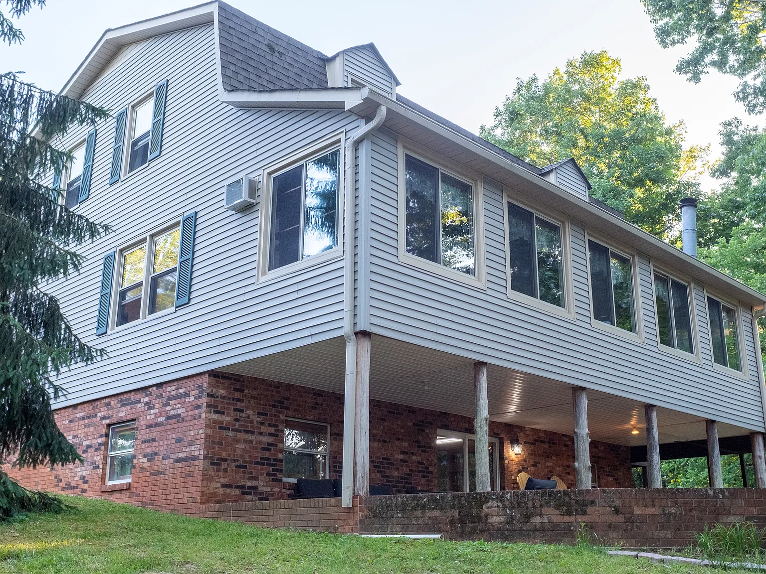 3 bed, 2376 sqft, $4,750 — Photo 4