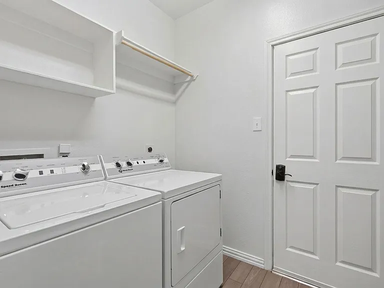 43 N Queenscliff Cir — Photo 33