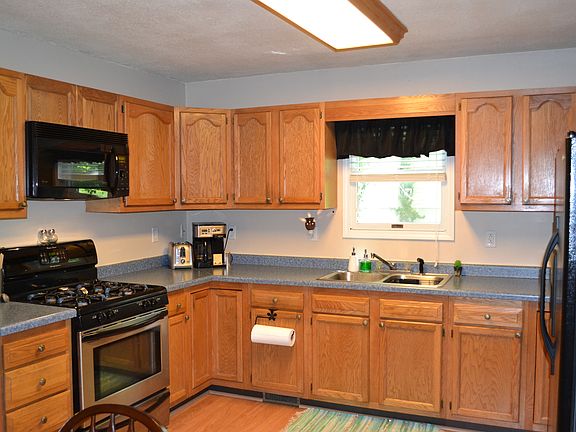 5th image of 507 E Elm St