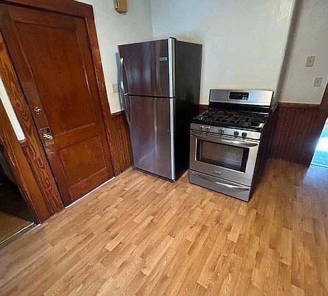 2nd image of 218 N Central Ave