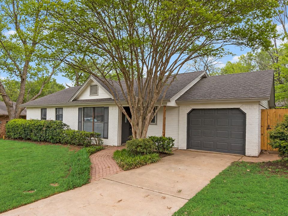 1st image of 907 Melanie Ln