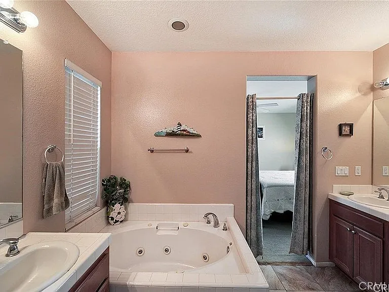 24032 Cottage Circle Dr — Photo 15