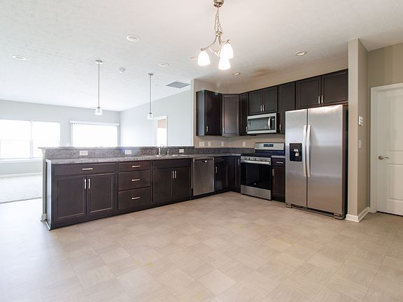 4th image of 2758 Pointe Harbour Dr