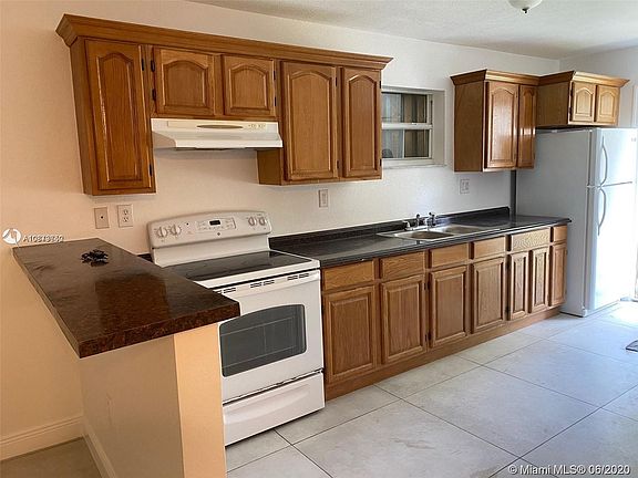 4th image of 10625 SW 171st St #10635