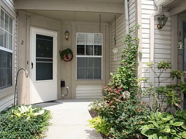 3664 Reflections Ln, Indianapolis, IN 46214