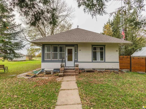 104 Clark St, Talmage, NE 68448