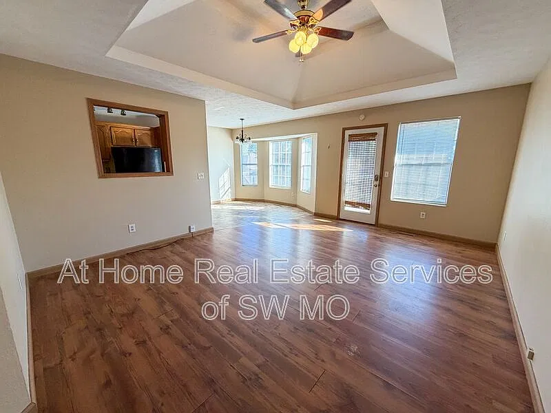 2 bed, 2.0 bath, 1106 sqft, $1,180 — Photo 4
