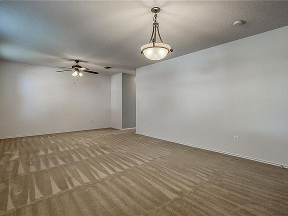 4th image of 724 Hanceville Way