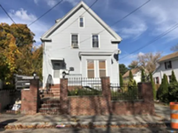 97 Huntington St, Brockton, MA 02301