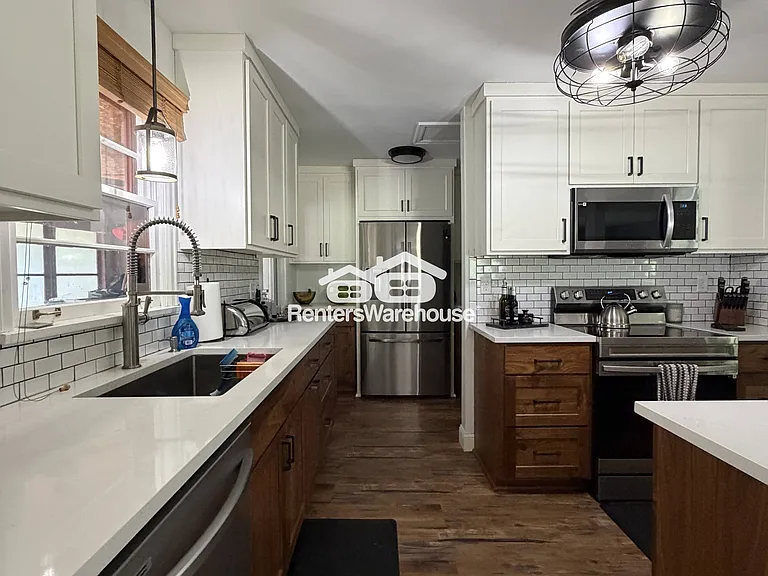 52 West Rd — Photo 3