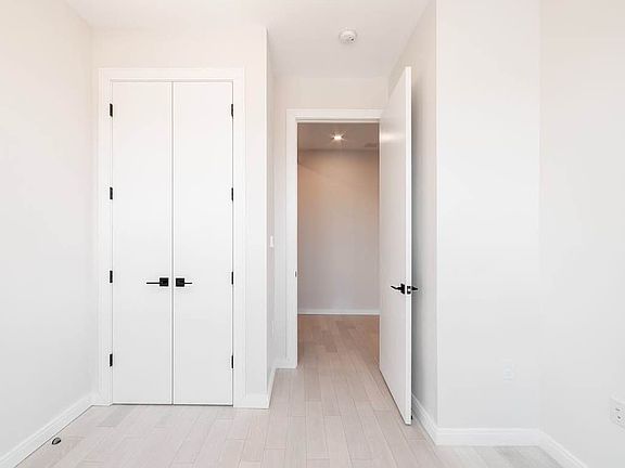3rd image of 980 Kent Ave #6A