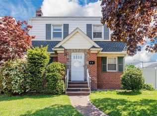 7537 176th St, Fresh Meadows, NY 11366