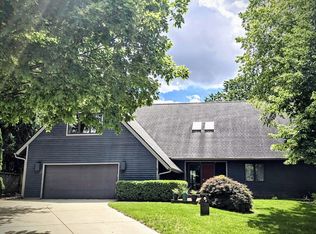 2723 Valley Brook Dr, Champaign, IL