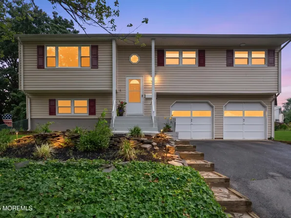 24 Fairview Drive, Middletown, NJ 07748