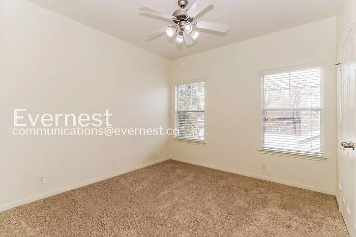 709 W 35th St — Photo 11