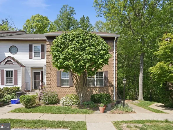 6086 Heatherwood Dr, Alexandria, VA 22310