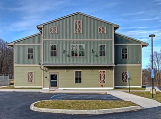High Bridge Place, Highland, NY 12528