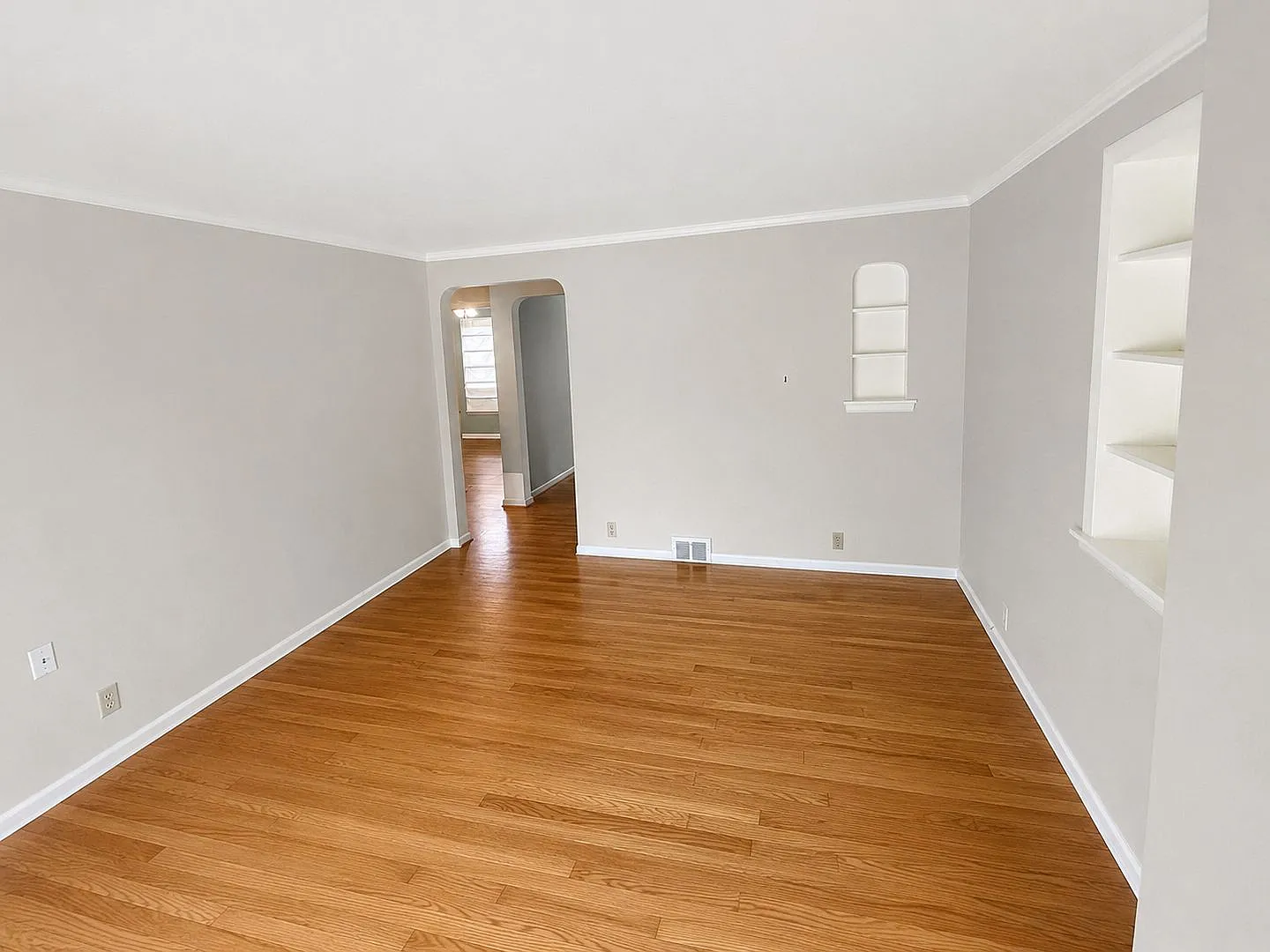 24550 Puritan Rd — Photo 2